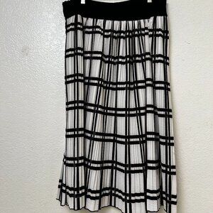 Andi & James fully lined elastic waist Pleated Skirt black & white Size Large